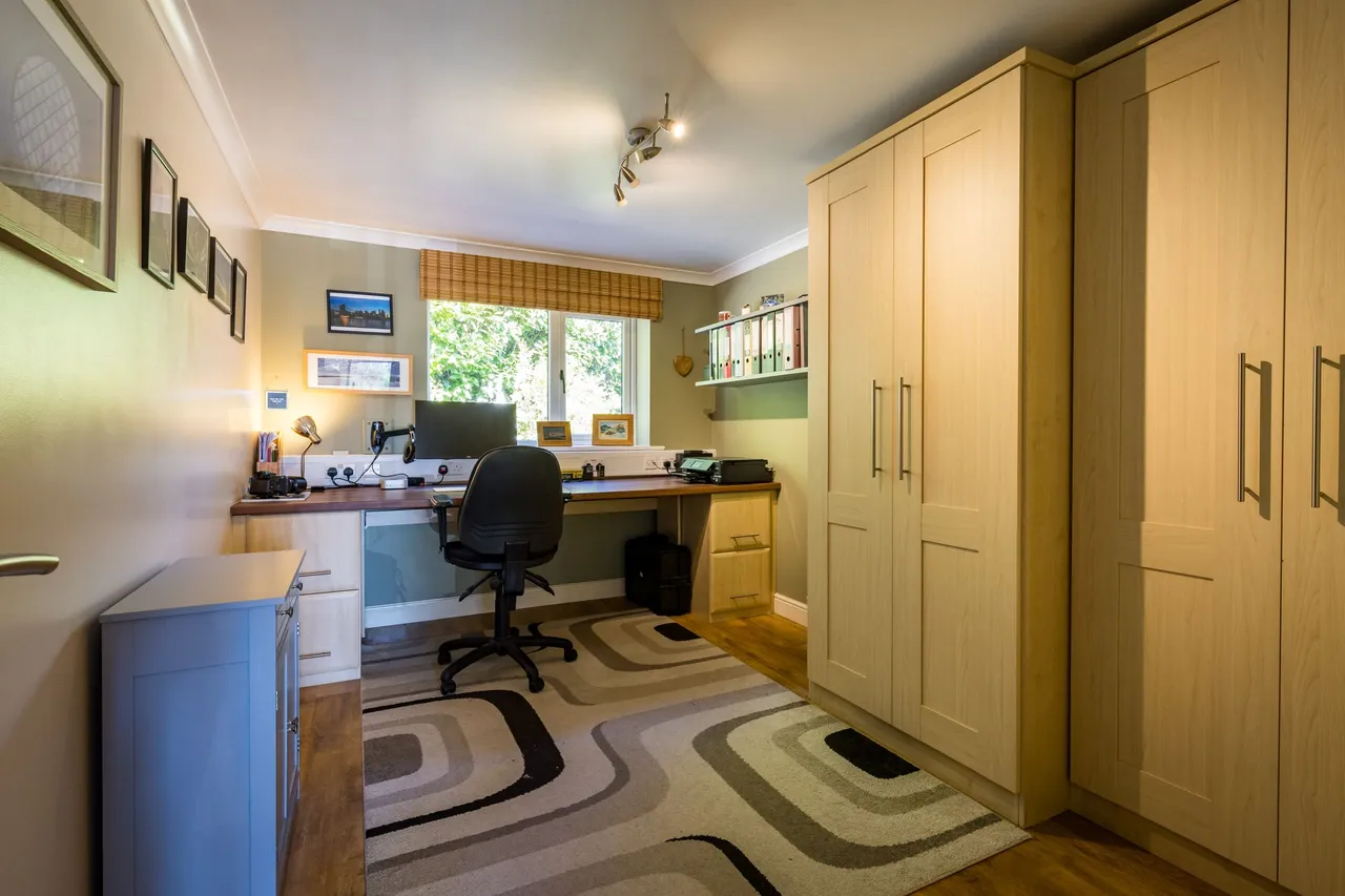 Bunch Lane, Haslemere, GU27, photo 13