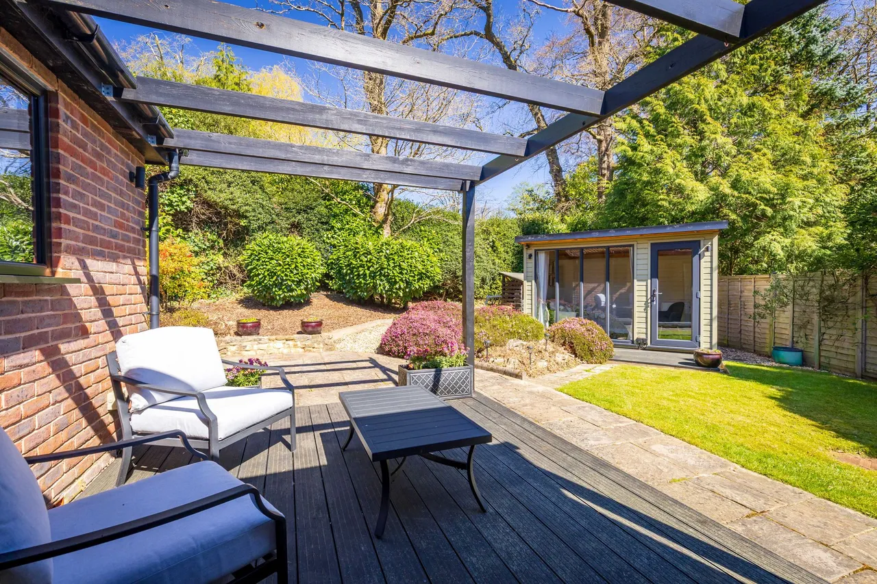 Bunch Lane, Haslemere, GU27, photo 25
