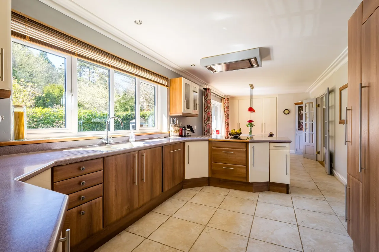 Bunch Lane, Haslemere, GU27, photo 8