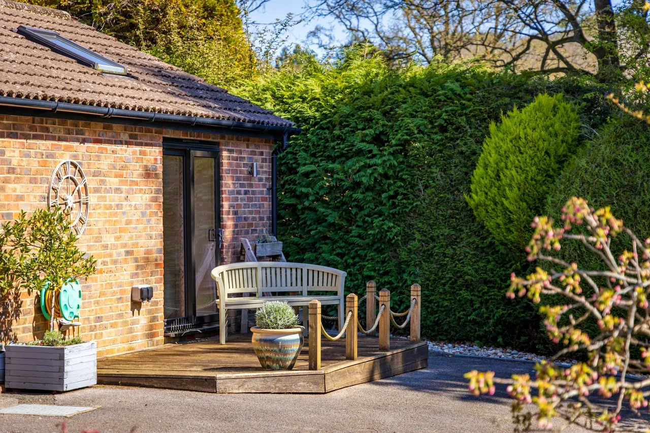 Bunch Lane, Haslemere, GU27, photo 31
