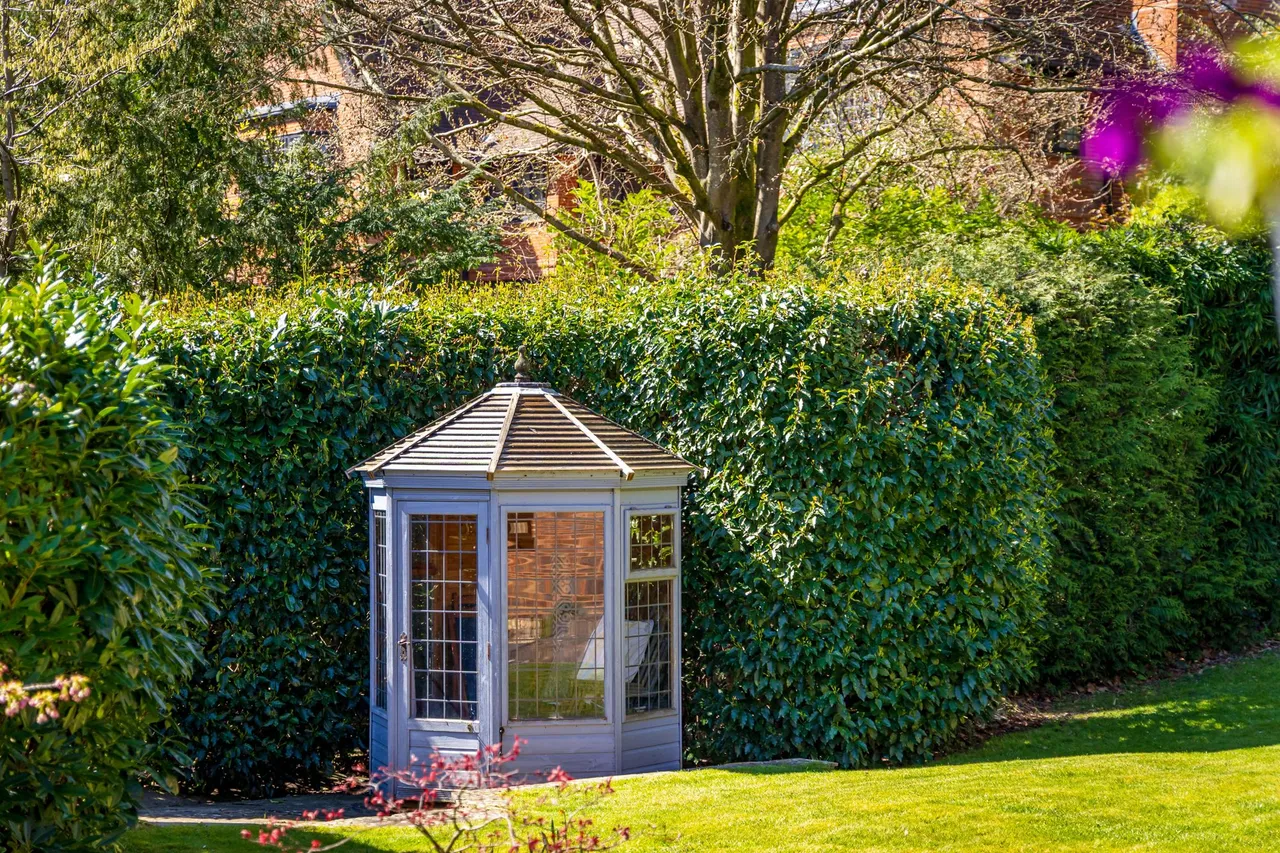 Bunch Lane, Haslemere, GU27, photo 27