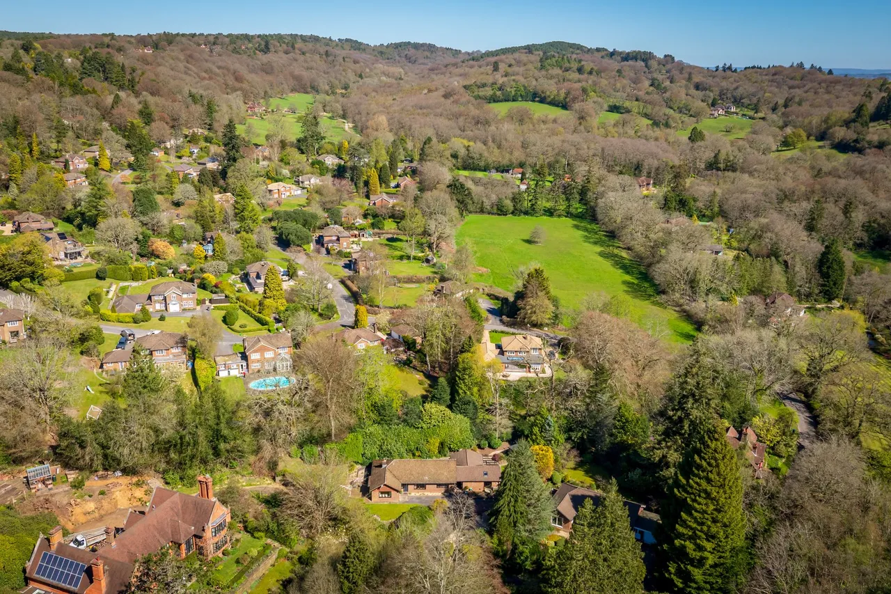 Bunch Lane, Haslemere, GU27, photo 34