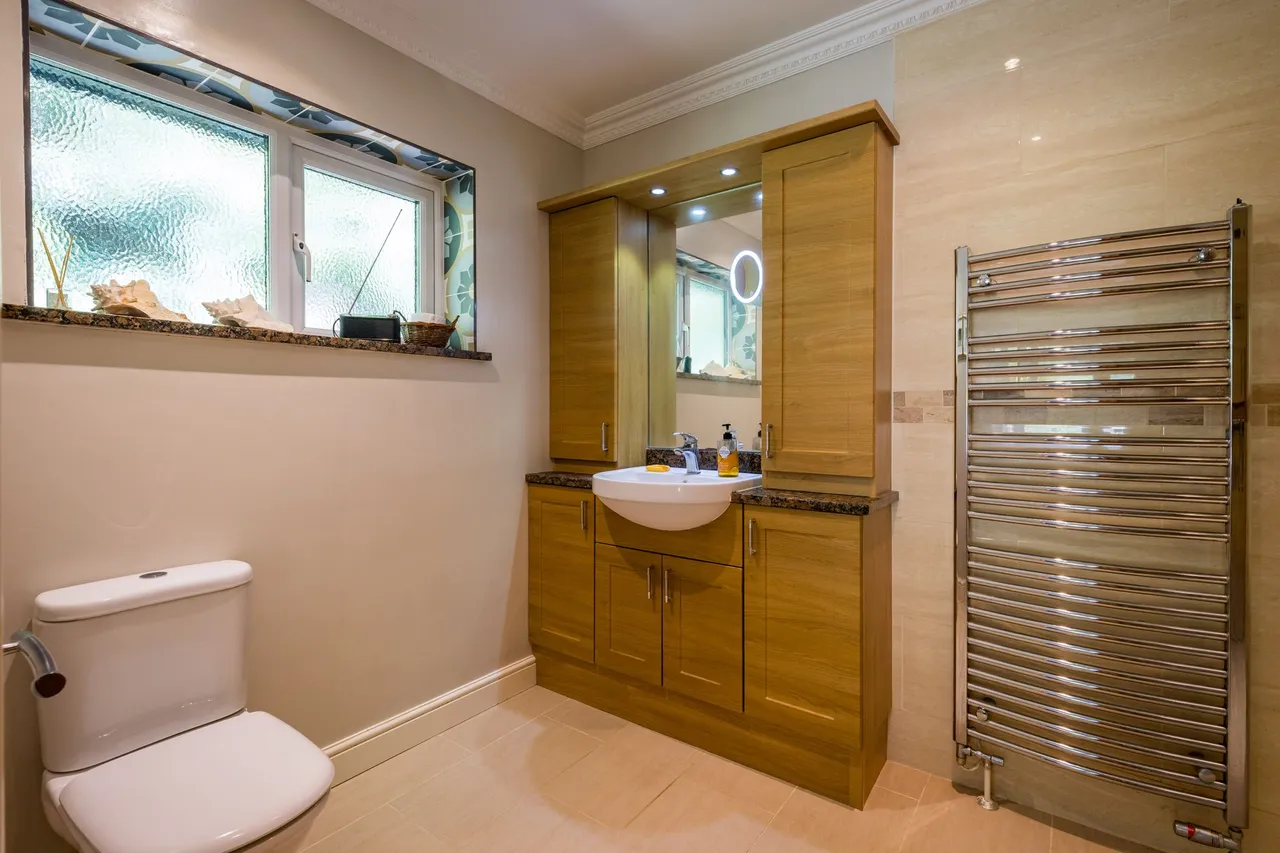 Bunch Lane, Haslemere, GU27, photo 19