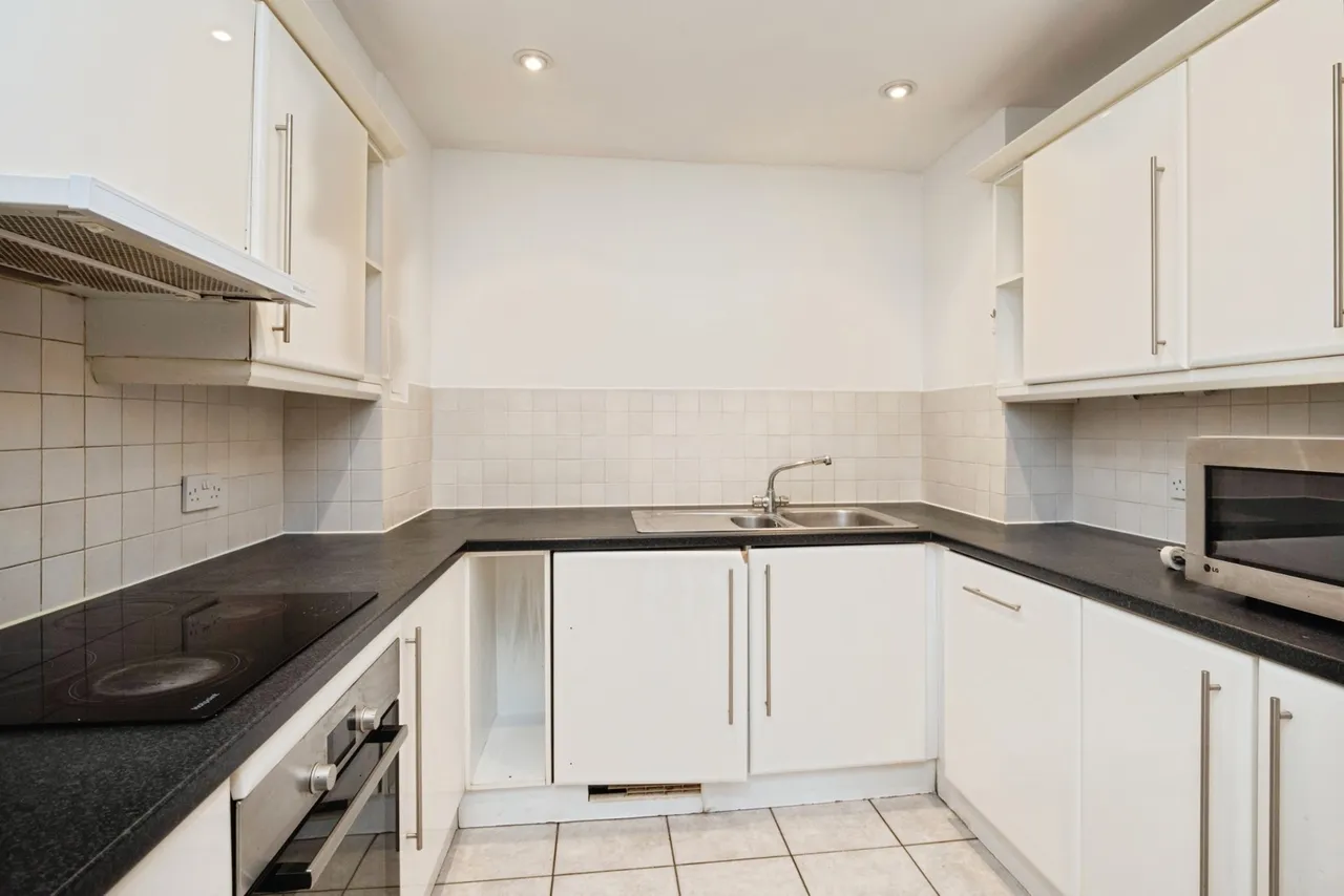 Gerry Raffles Square, London, E15, photo 8