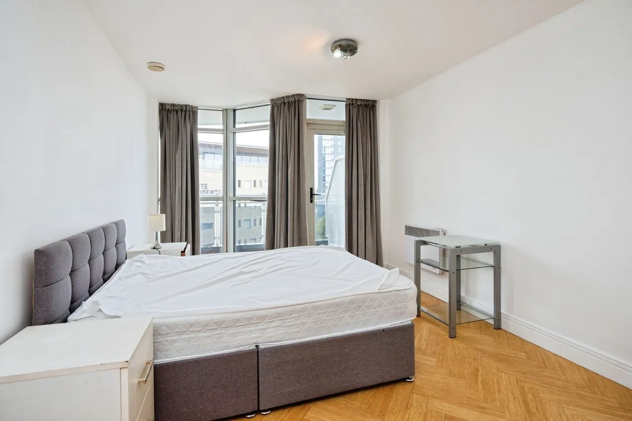 Gerry Raffles Square, London, E15, photo 10