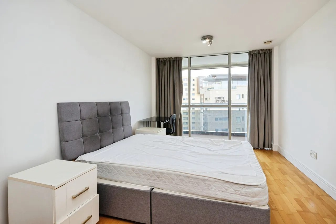 Gerry Raffles Square, London, E15, photo 11