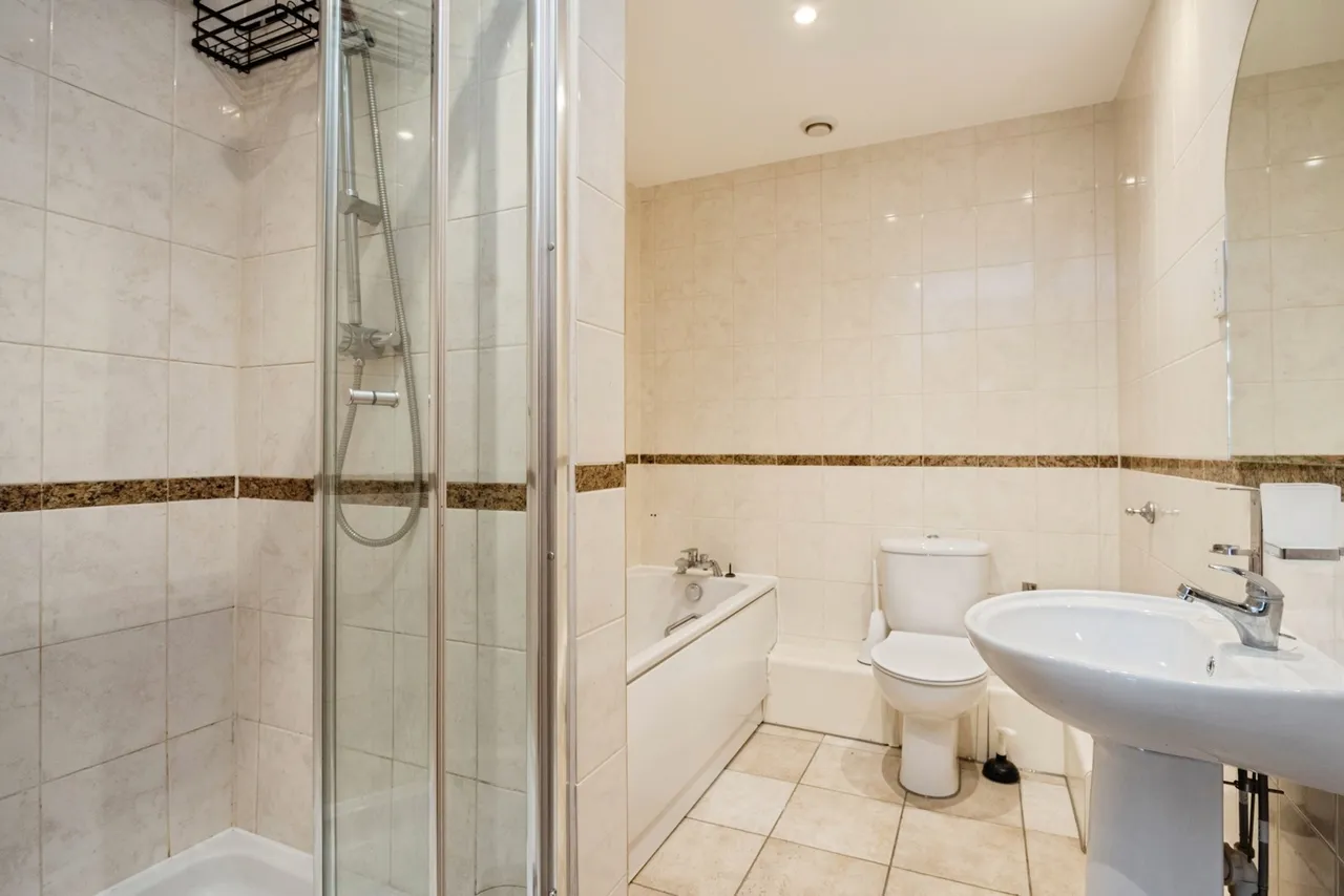 Gerry Raffles Square, London, E15, photo 16