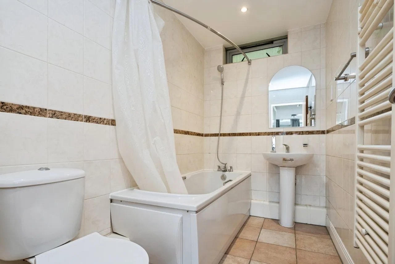 Gerry Raffles Square, London, E15, photo 12