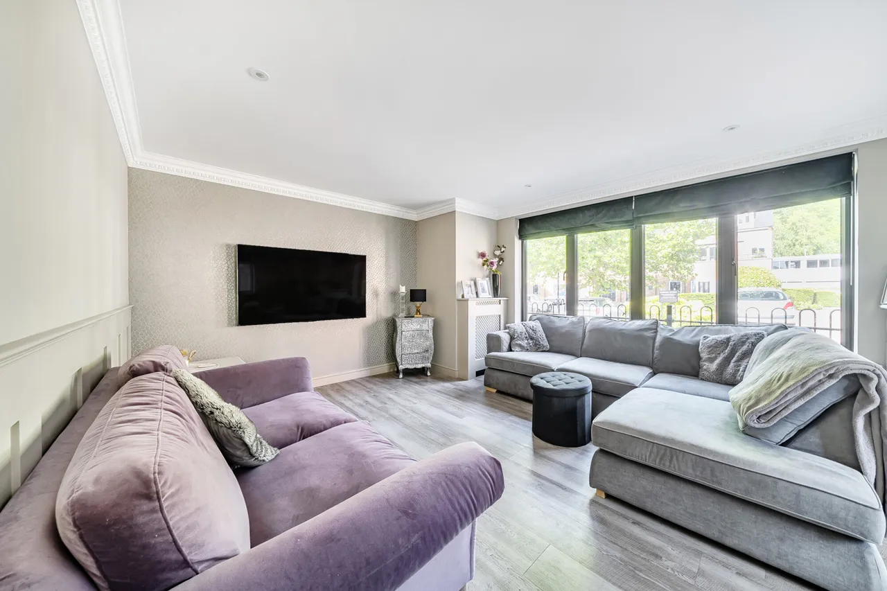 Linden Square, Harefield, UB9, photo 2