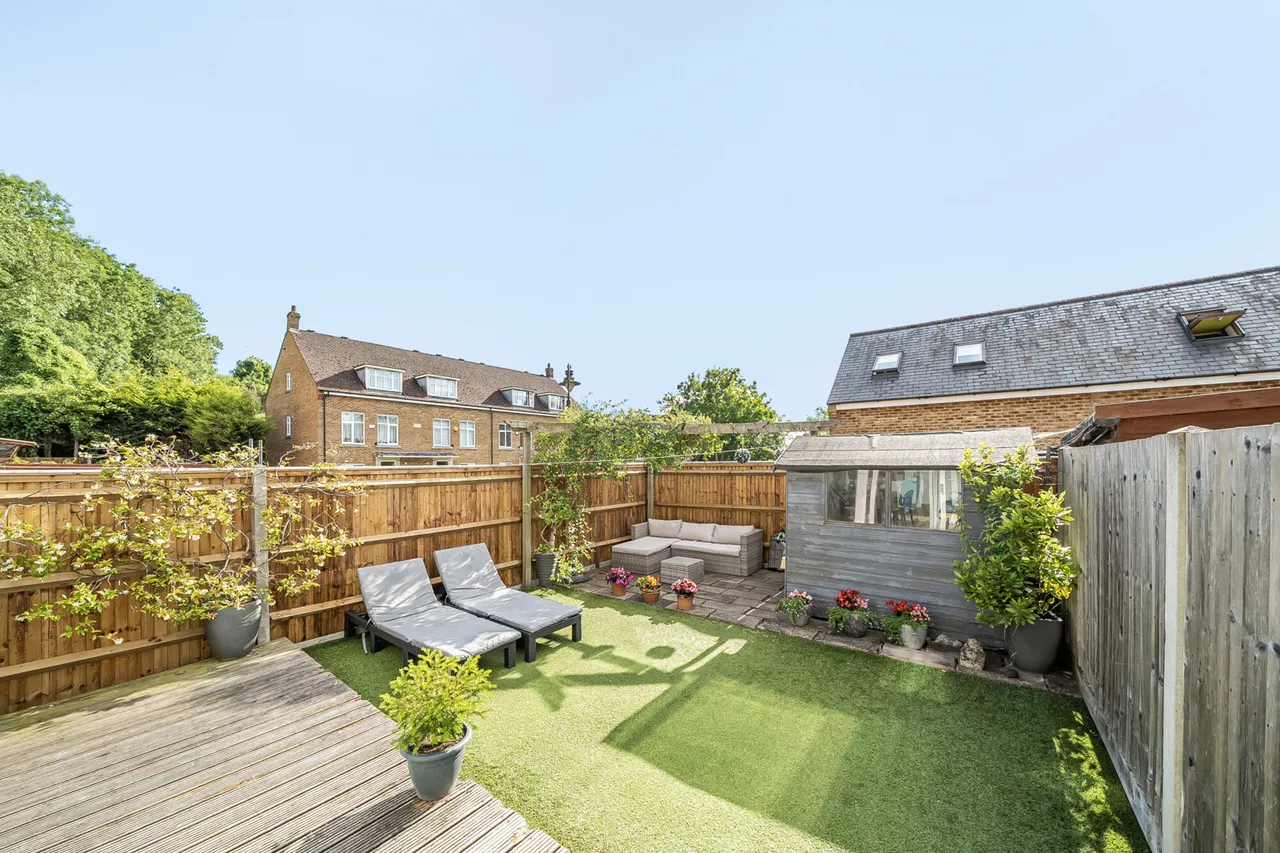 Linden Square, Harefield, UB9, photo 10