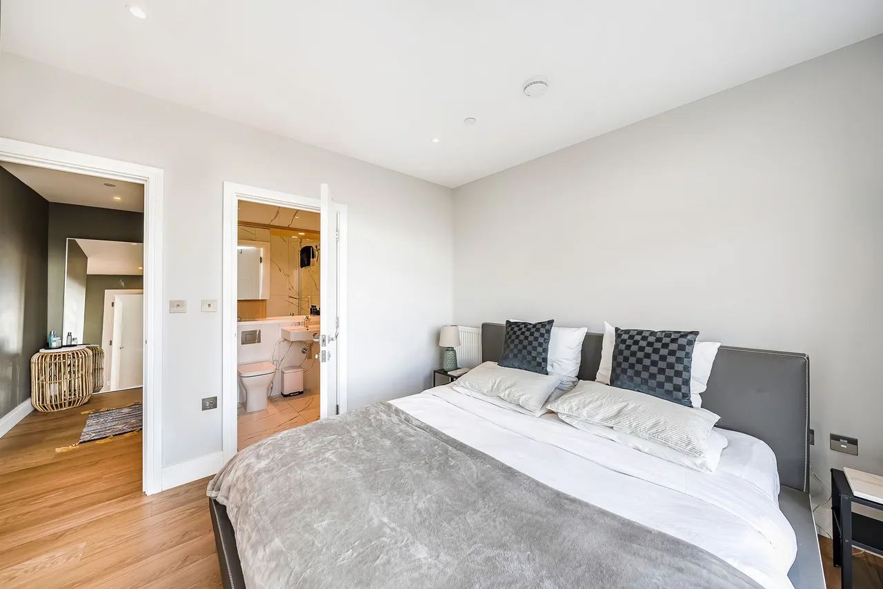 London, SW17, photo 6