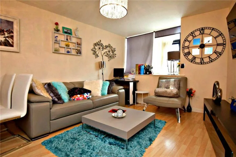 Wells Crescent, Marconi Plaza, CM1, photo 2