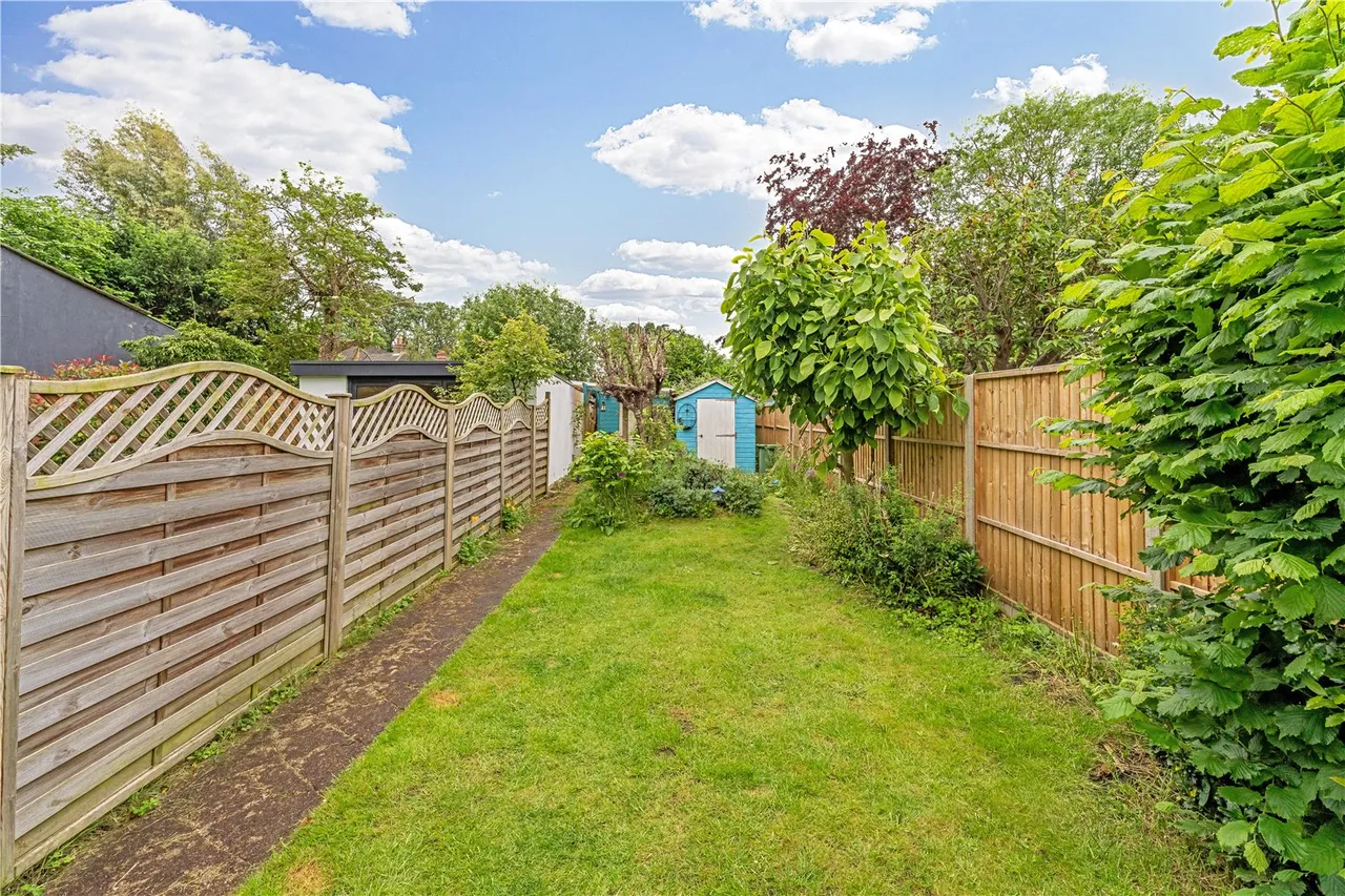 Park Road, Lower Sunbury, TW16 5BU, photo 9