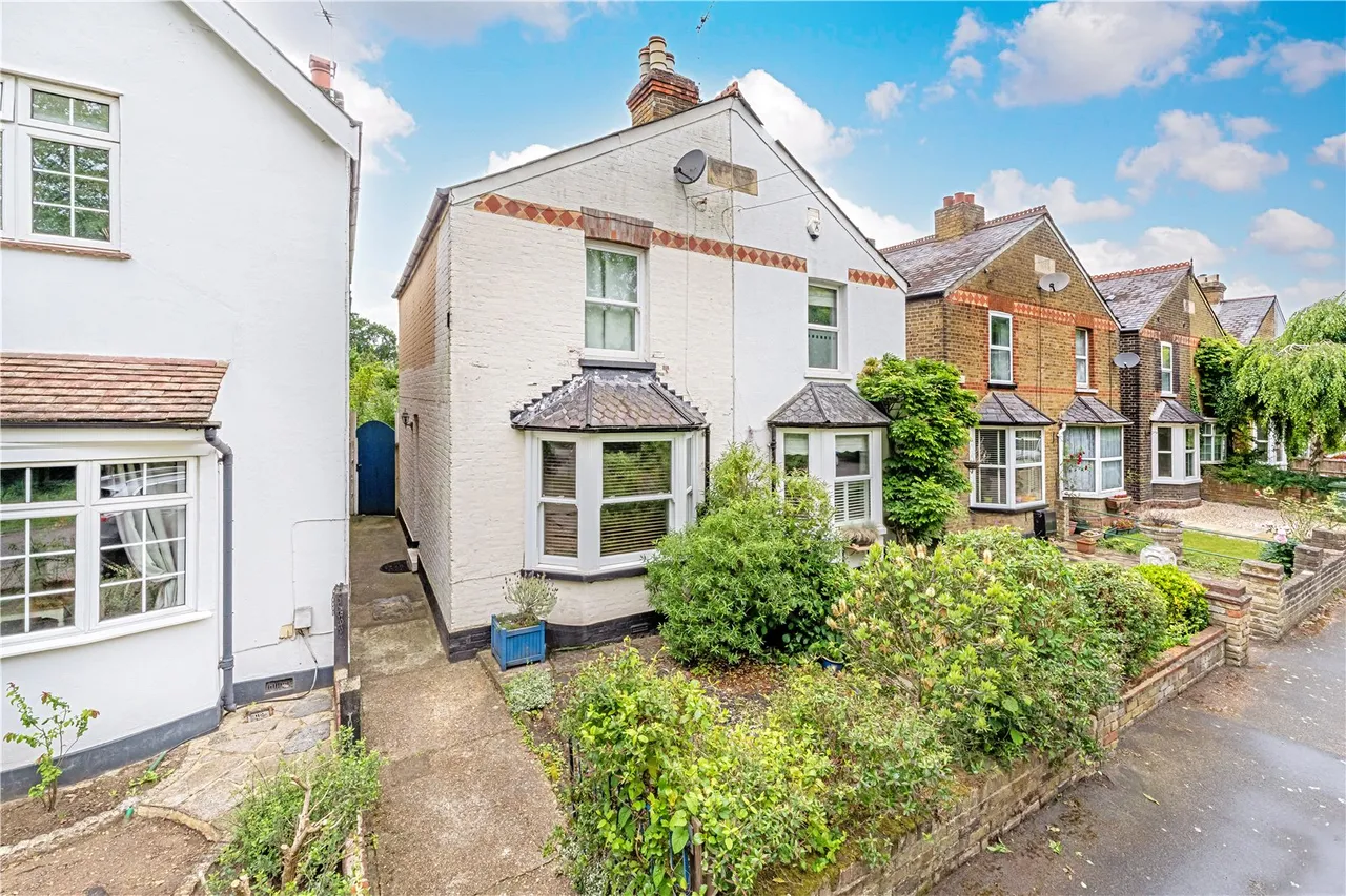 2 bed house for sale — Park Road, Lower Sunbury, TW16 5BU