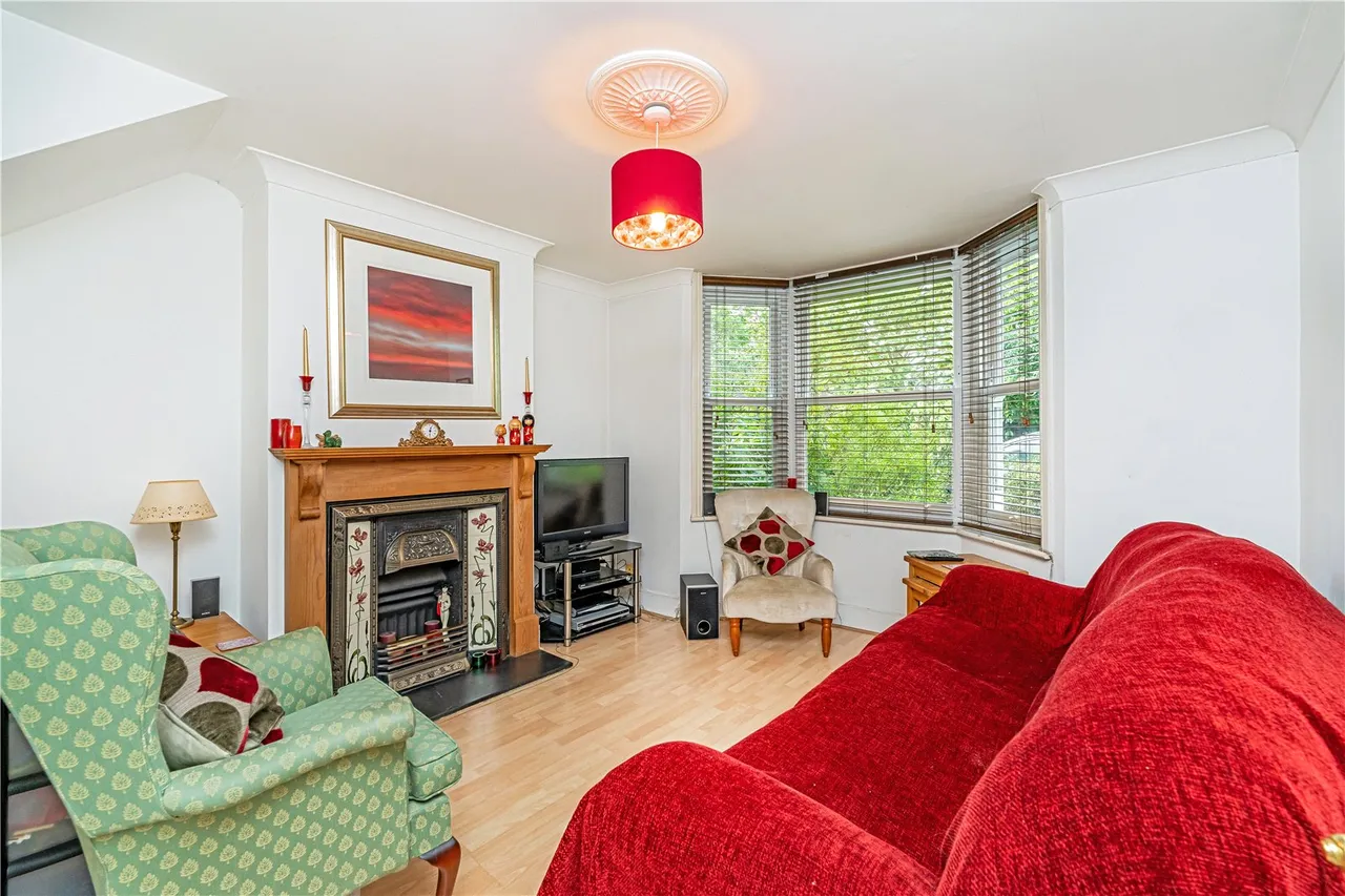 Park Road, Lower Sunbury, TW16 5BU, photo 2