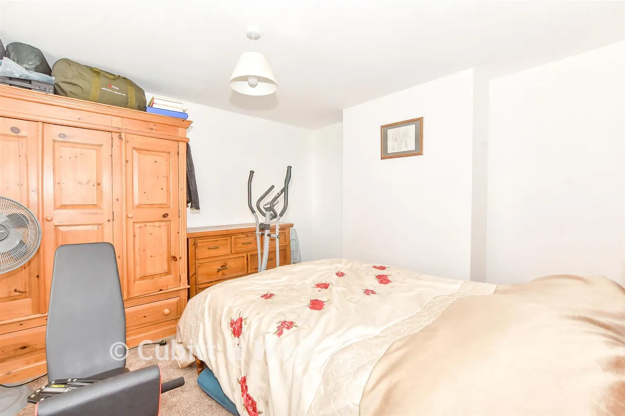 London Road, Horndean, PO8, photo 8