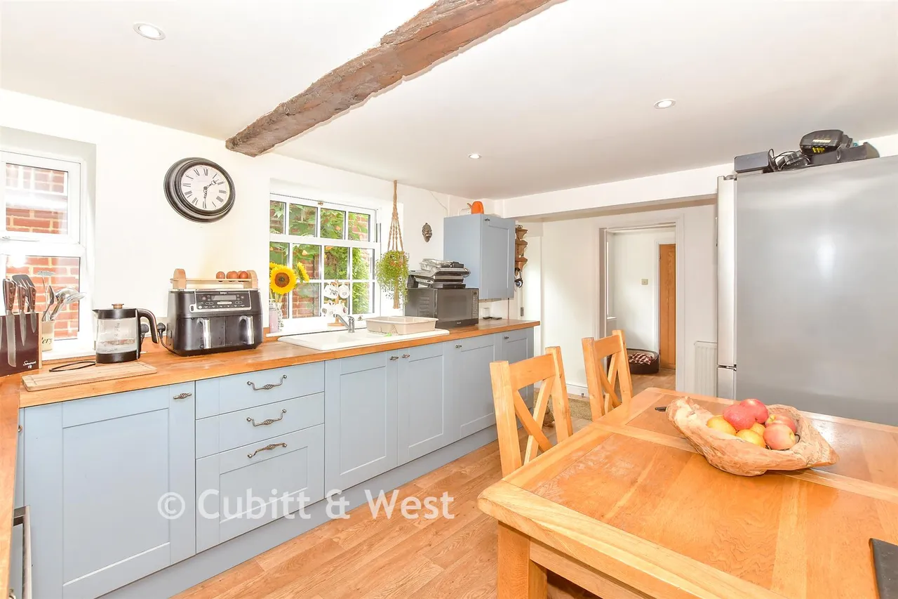 London Road, Horndean, PO8, photo 4