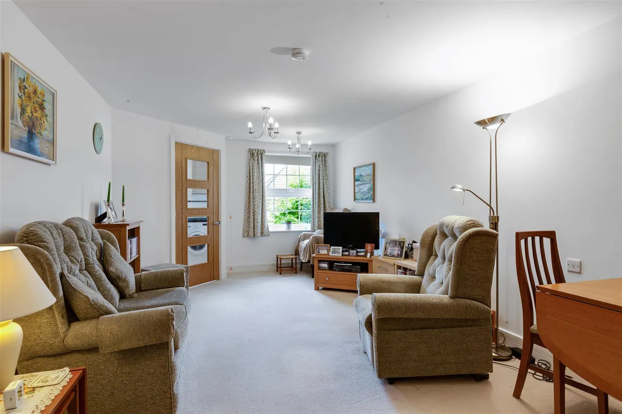 1 bed flat for sale, High Street, Ongar, CM5