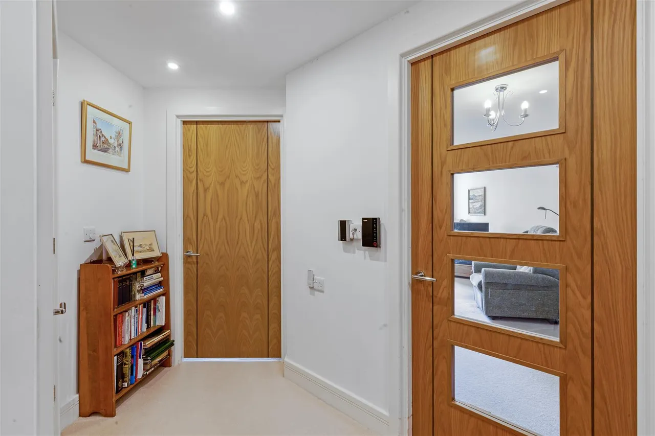 High Street, Ongar, CM5, photo 4