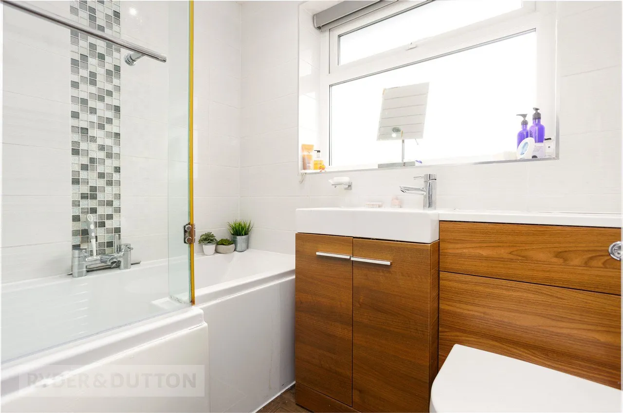 Arnside Avenue, Chadderton, OL9, photo 9