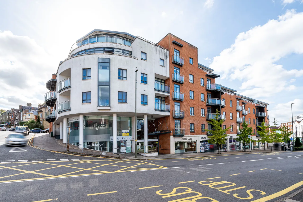 3 bed flat to rent, Guildford, GU1