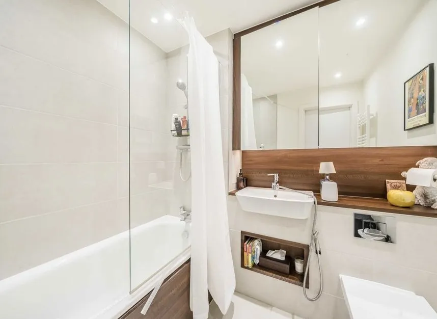 Moorhen Drive, West Hendon, NW9, photo 3