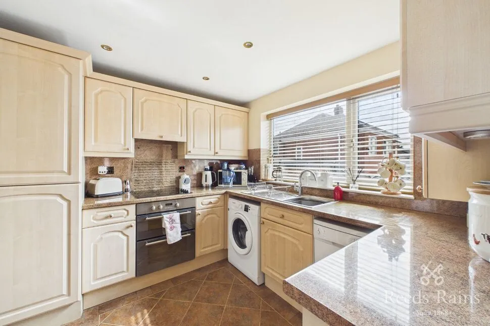 Broomcroft Road, Ossett, West Yorkshire, WF5, photo 7