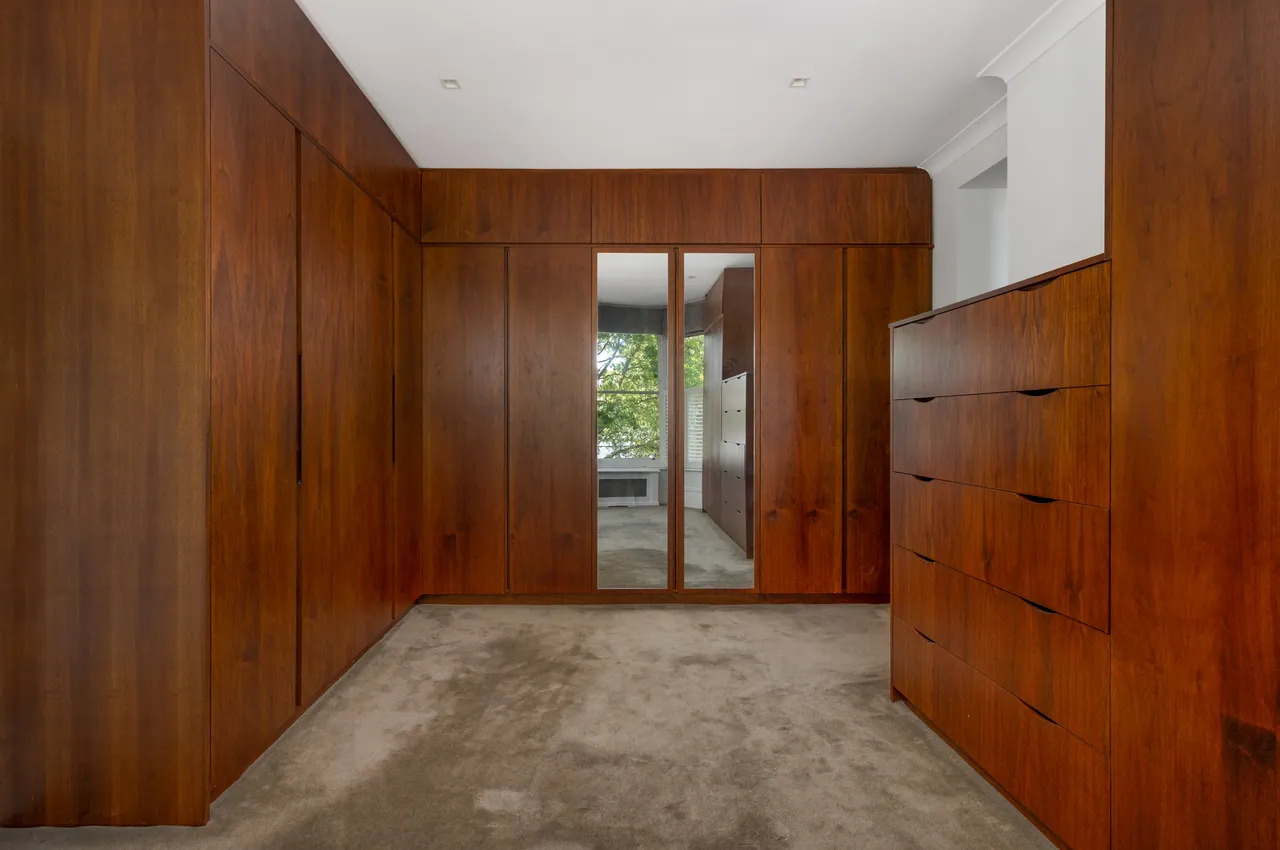 Kew Road, Richmond, South West London, photo 11