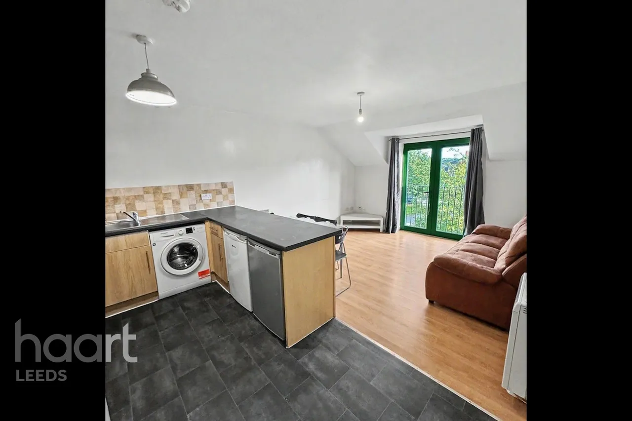 Admiral Street, Leeds, LS11, photo 2