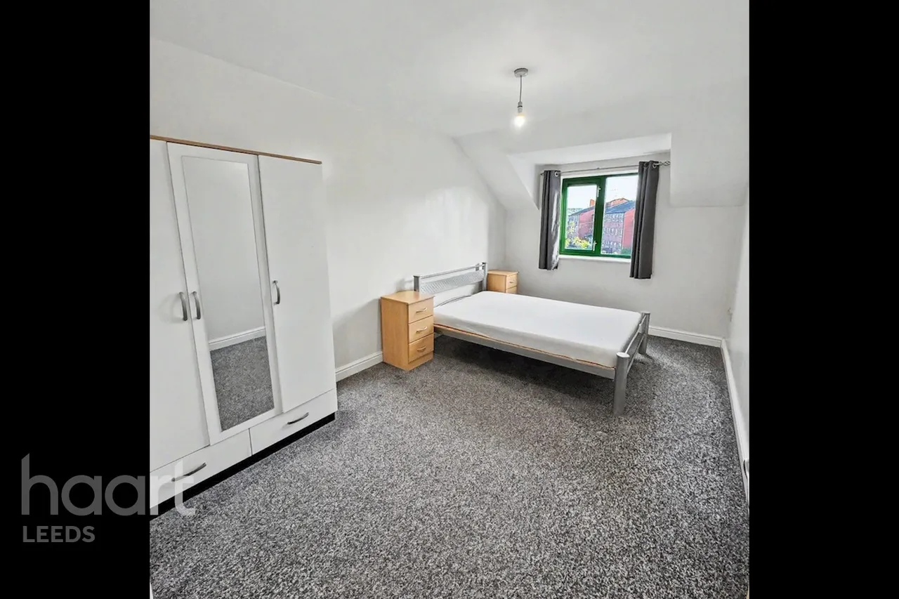 Admiral Street, Leeds, LS11, photo 3