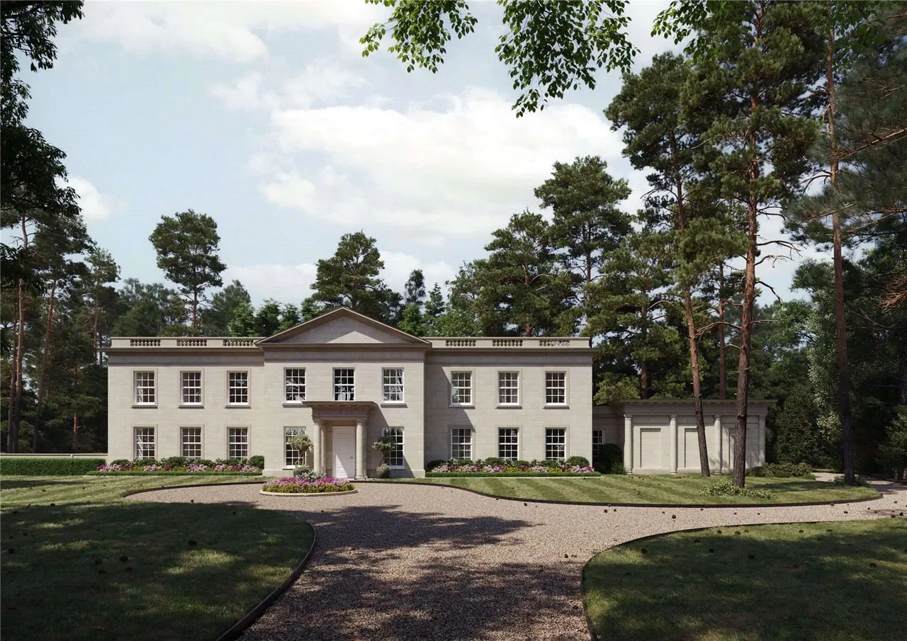 West Drive, Virginia Water, Surrey, GU25 4LY, photo 2