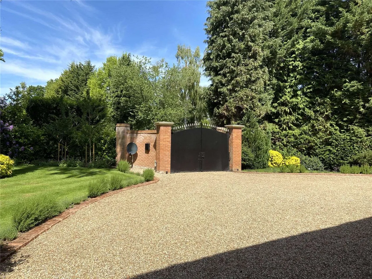 West Drive, Virginia Water, Surrey, GU25 4LY, photo 10