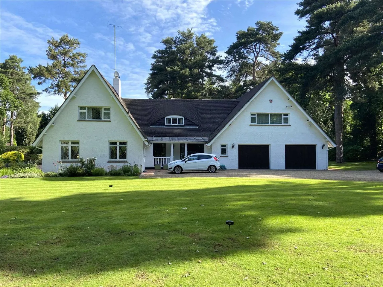 West Drive, Virginia Water, Surrey, GU25 4LY, photo 4