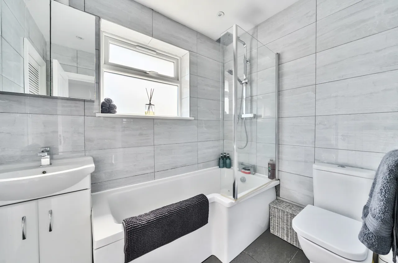 Worsley Road, Frimley, Camberley, Surrey, GU16 9BB, photo 8