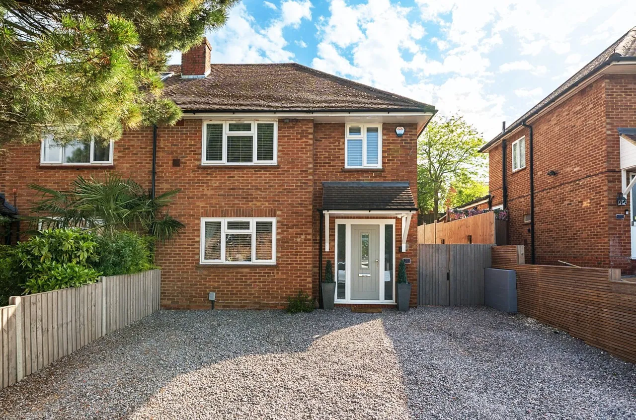3 bed house for sale — Worsley Road, Frimley, Camberley, Surrey, GU16 9BB