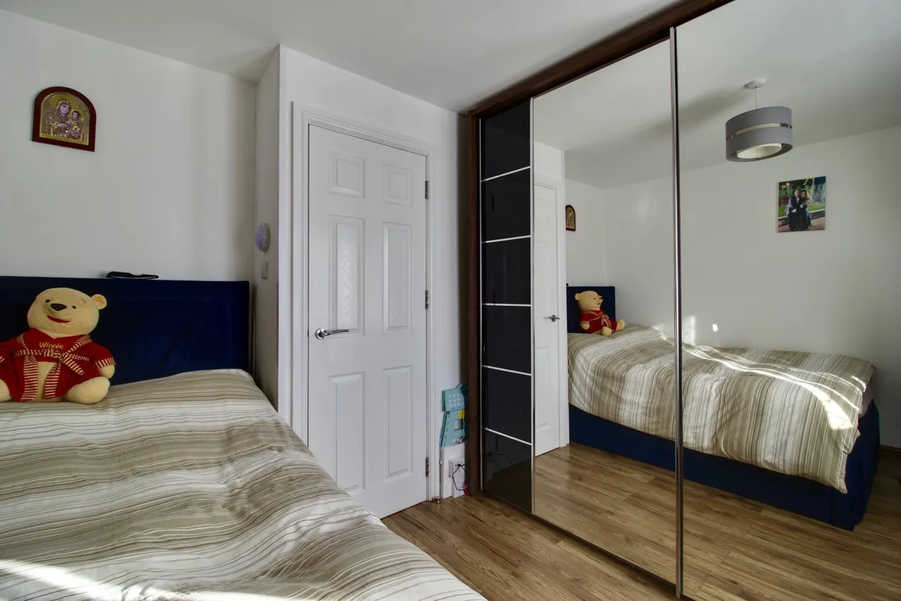 Joyners Close, Dagenham, RM9, photo 13