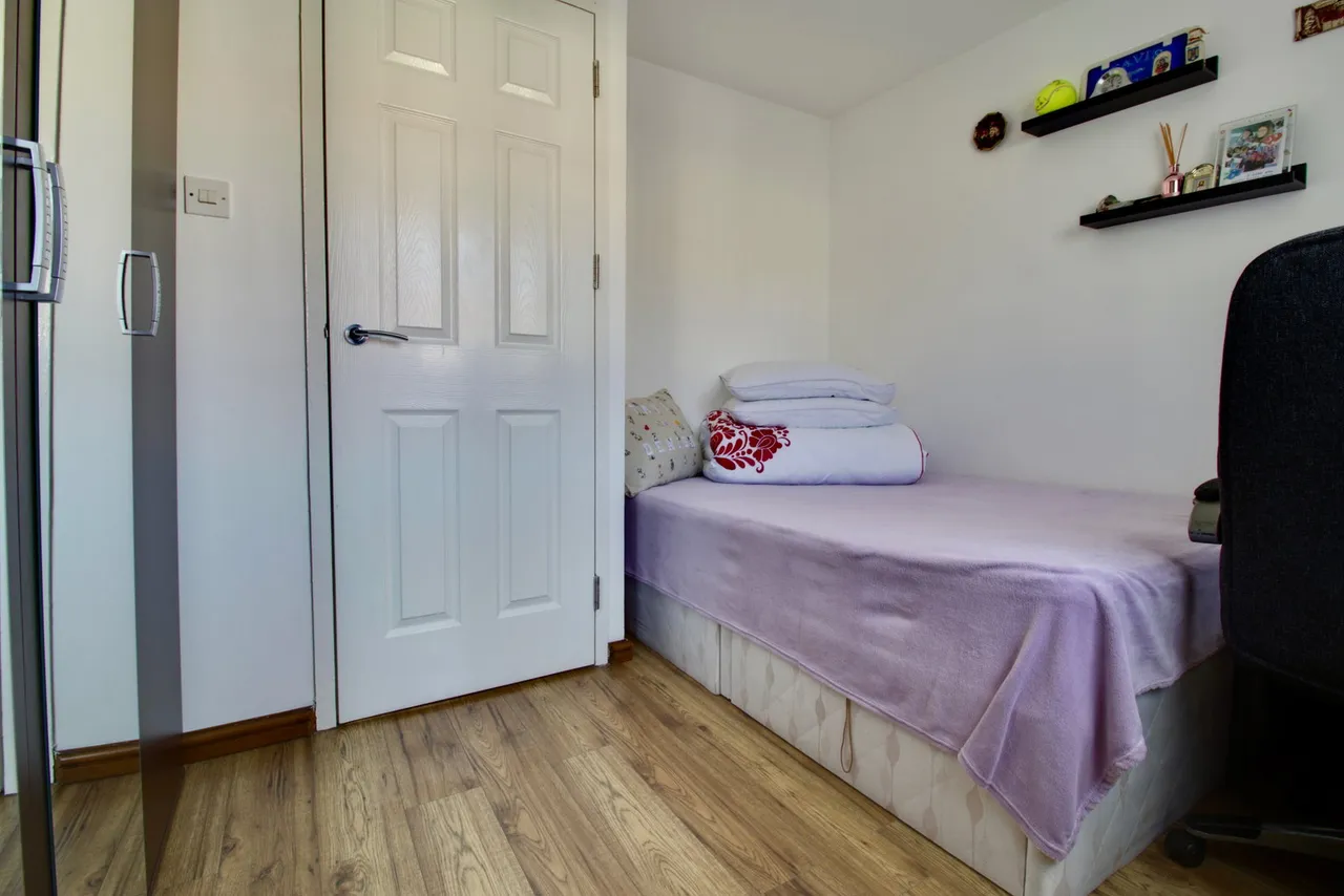 Joyners Close, Dagenham, RM9, photo 17