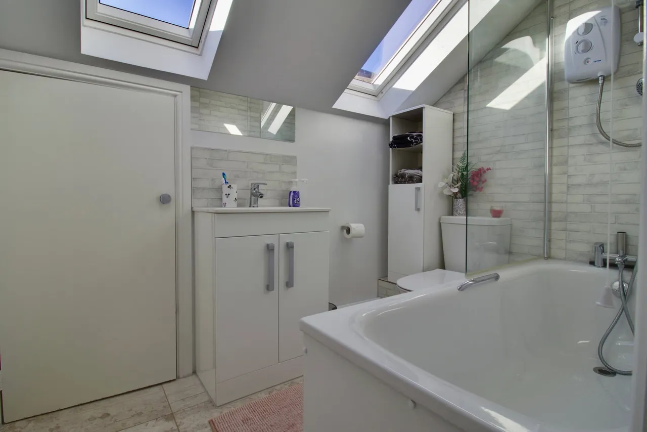 Joyners Close, Dagenham, RM9, photo 22