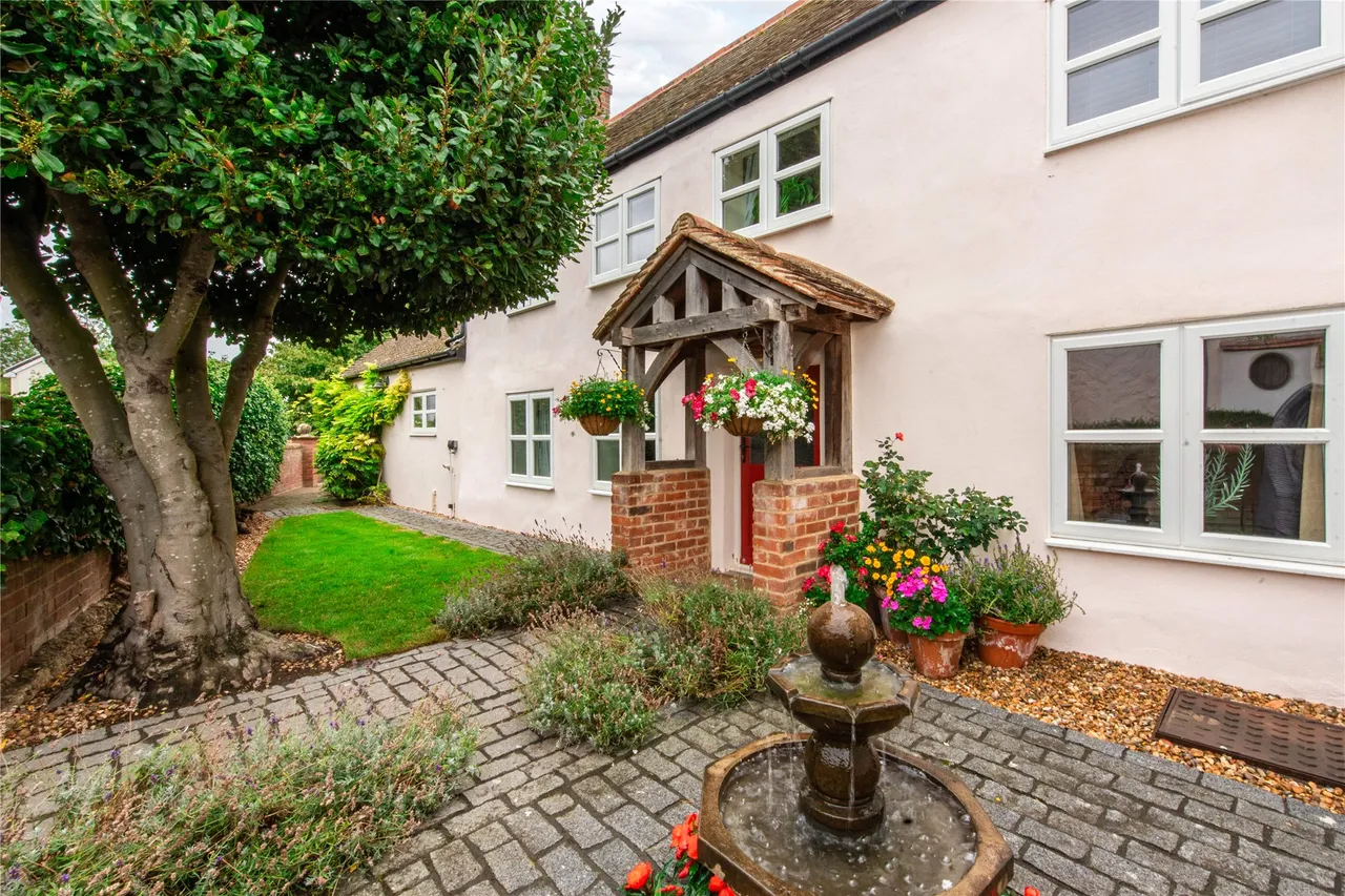 Merrymead Cottage, Bridgeway, HP18, photo 2