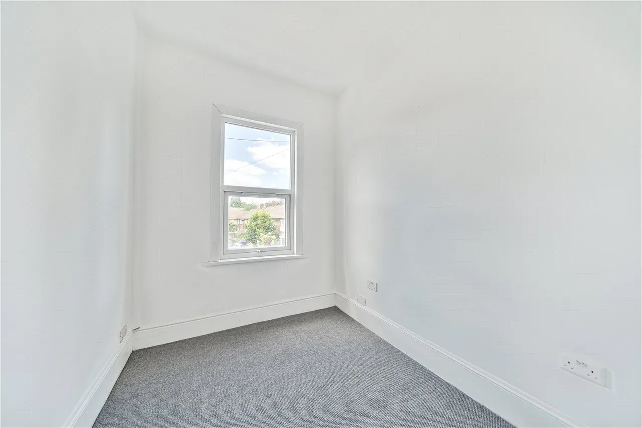 Windmill Lane, London, E15, photo 8