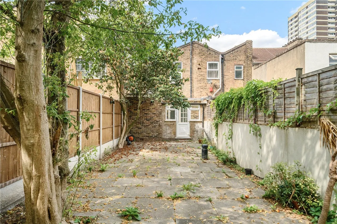 Windmill Lane, London, E15, photo 11