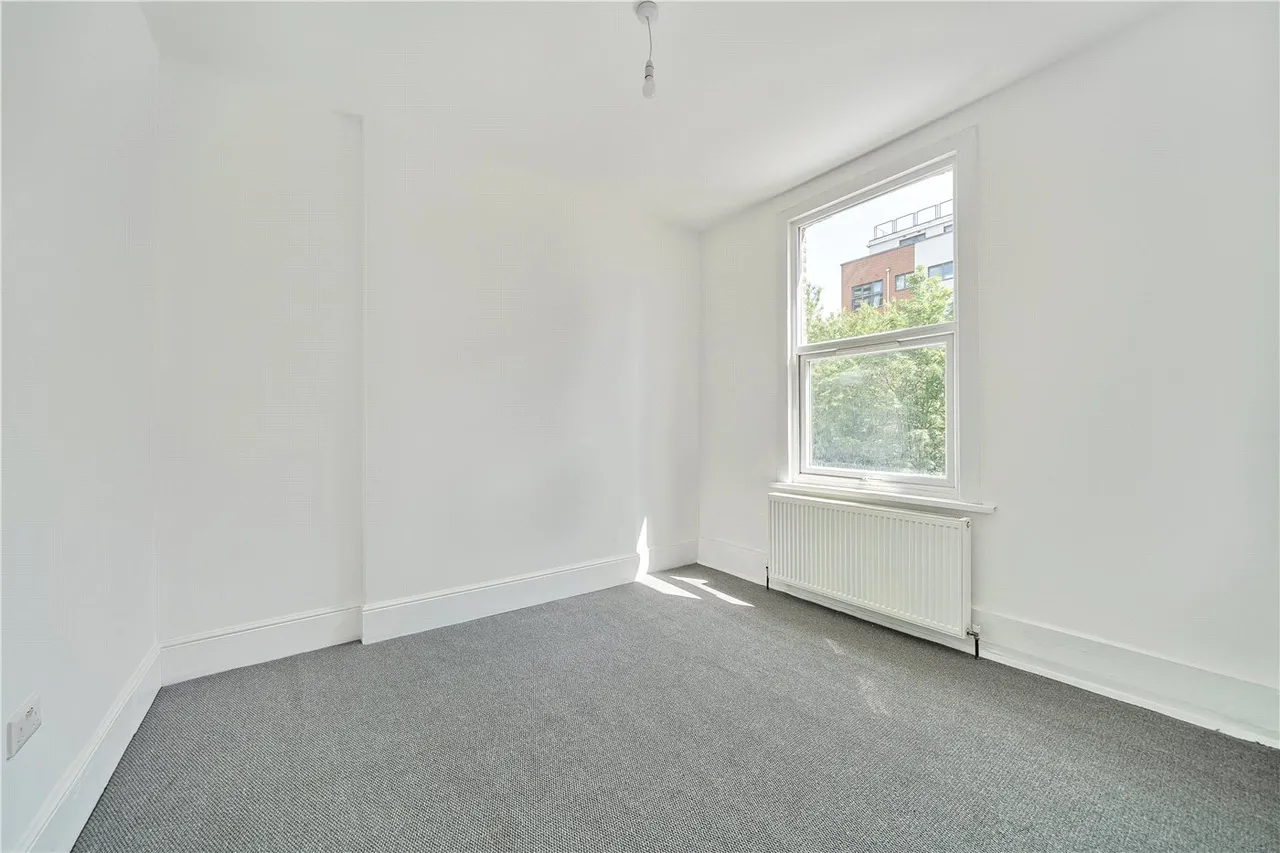 Windmill Lane, London, E15, photo 3