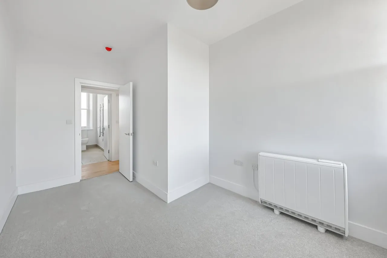 Kilburn High Road, London, NW6, photo 12