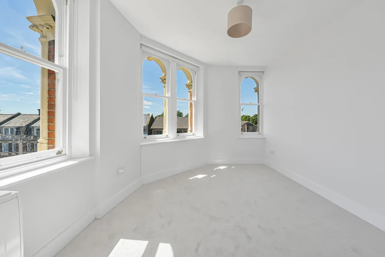 Kilburn High Road, London, NW6, photo 8
