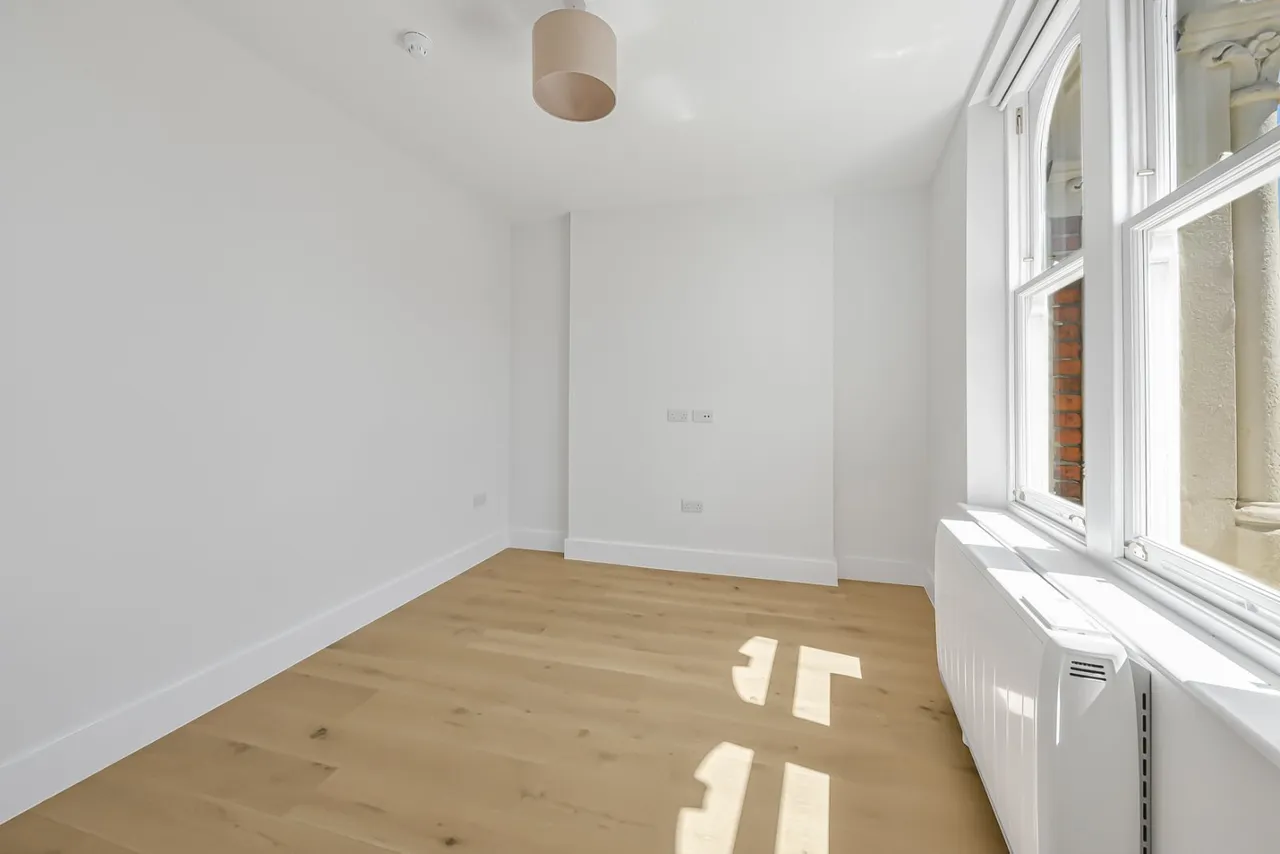 Kilburn High Road, London, NW6, photo 18