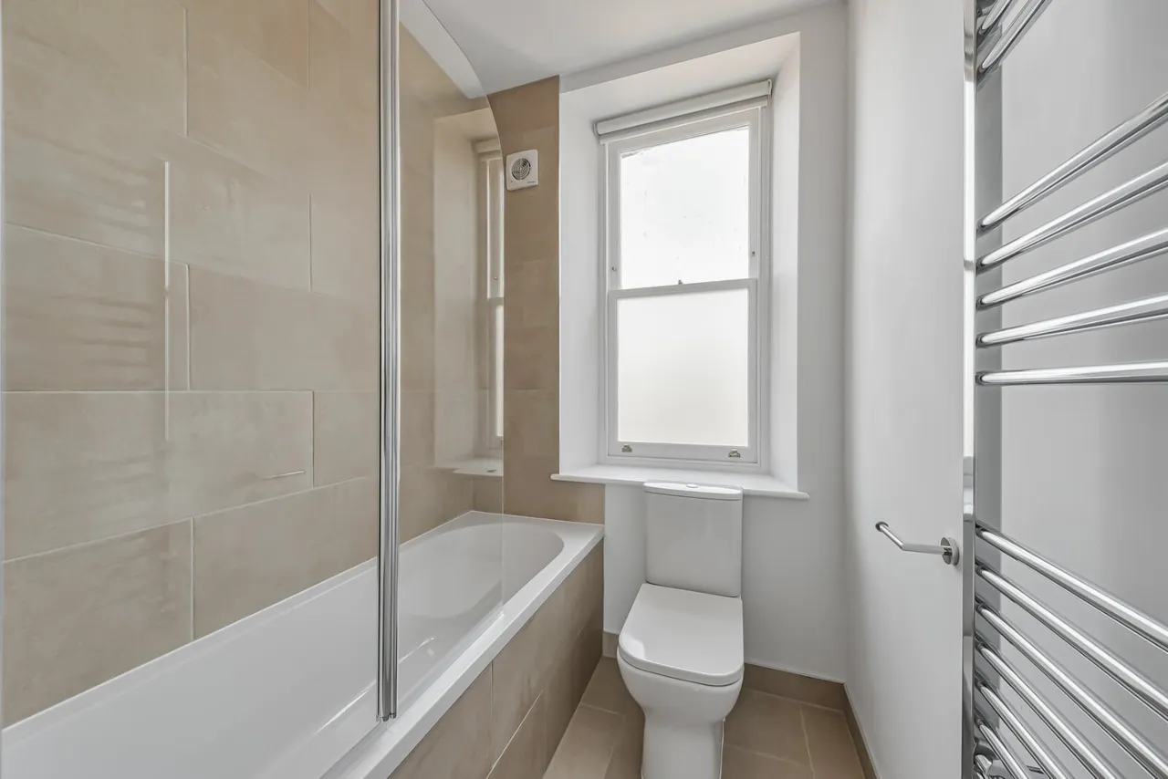 Kilburn High Road, London, NW6, photo 5