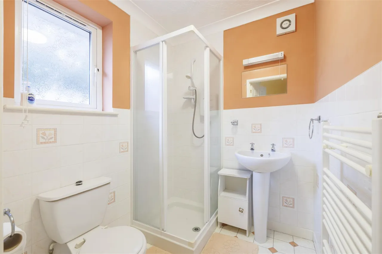 St. Michaels Way, Wenhaston, IP19, photo 10