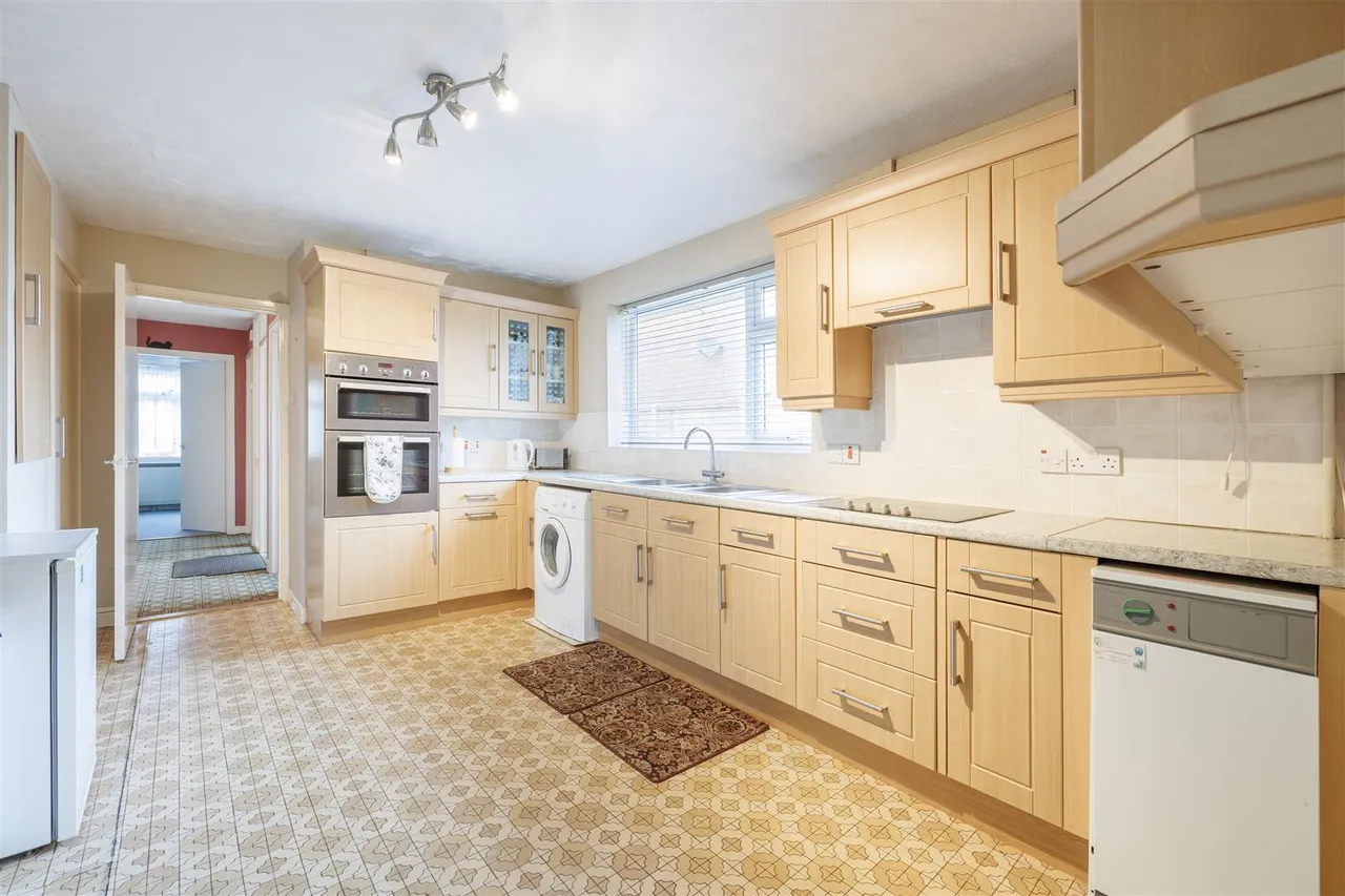 St. Michaels Way, Wenhaston, IP19, photo 7