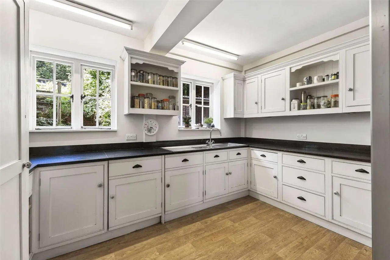 Parliament Lane, Burnham, Slough, Berkshire, SL1 8NT, photo 6