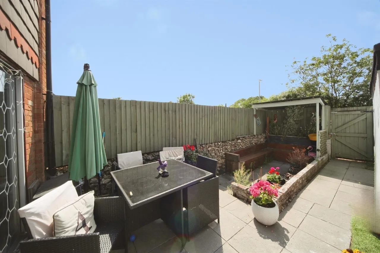 Russell Close, Kensworth, LU6, photo 4